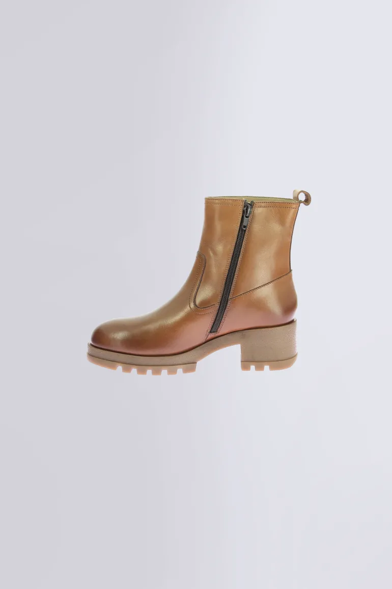 Kick Bootela Camel