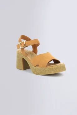 Kick Constance Camel