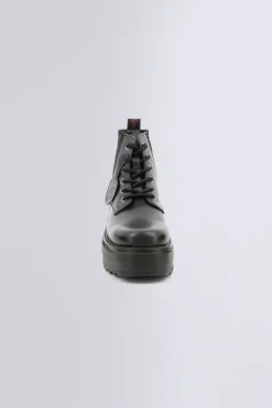 Kick Helena Noir